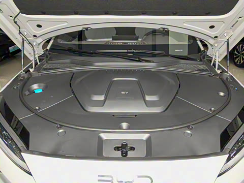 2025�� EV 520km ������