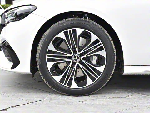 2024�� E 350 e L ���ʽ��϶����˶��γ�