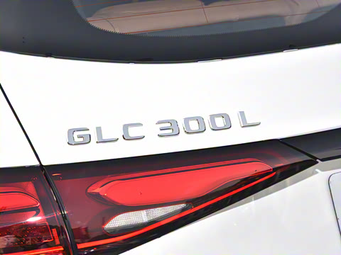 2025�� GLC 300 L 4MATIC ������ 7��