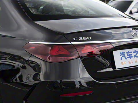 2025�� �Ŀ� E 260 �˶���