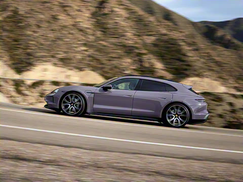 2024�� Taycan 4S Cross Turismo