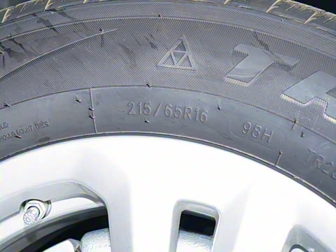 2025�� 2.0L CNG�߼�Ӫ�˰� 9��