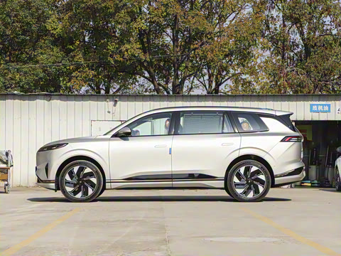 2025�� 636Max����� 5��