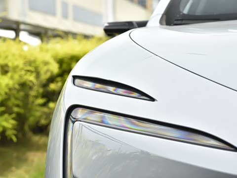 2025�� �Ŀ� Ultra���̰�