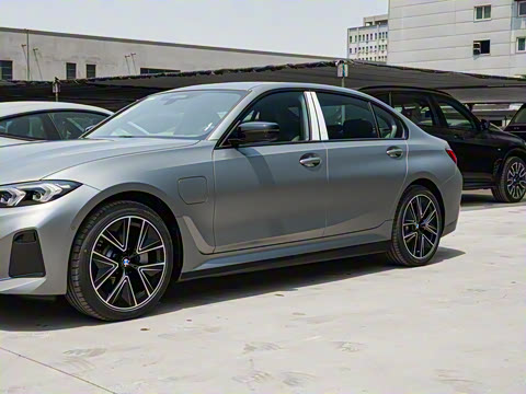 2025�� eDrive 40 L 50����������