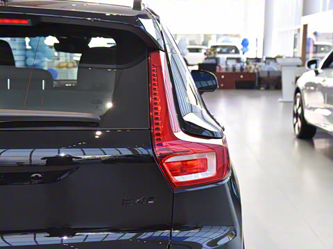 2025�� B4 ������Զ��ҹ�ڰ�