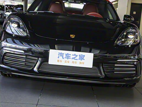 2022�� Boxster 2.0T