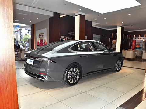 2025�� 2.0T ���а�