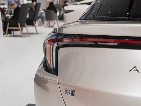 2025�� 735MAX 160kW