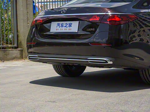 2024�� E 350 e L ���ʽ��϶����γ�