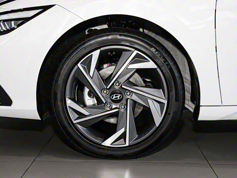 2023�� 1.5L CVT LUX����