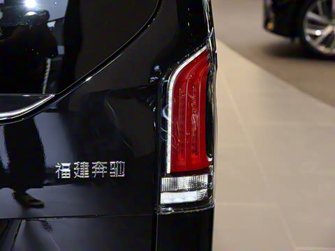 2024�� V 300 L ����������