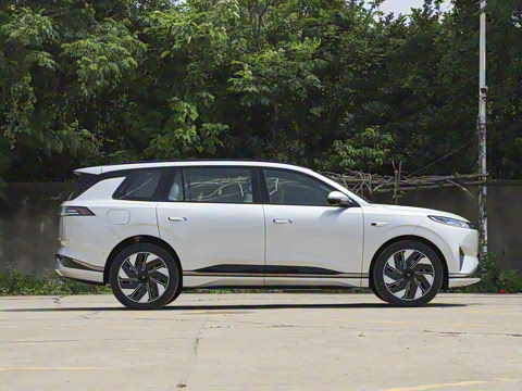 2025�� 210Ultra�Ǽݰ� 6��