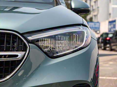 2025�� �Ŀ� GLC 260 L 4MATIC ������