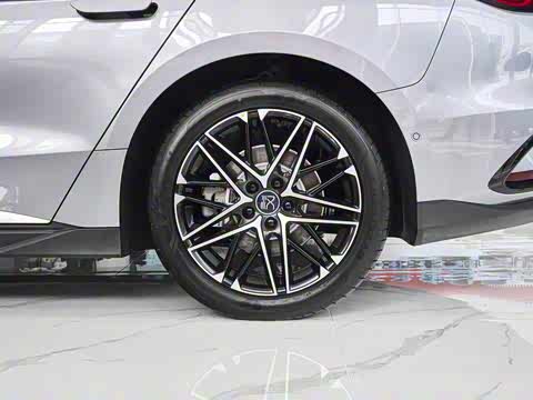 2025�� EV 605KM�����