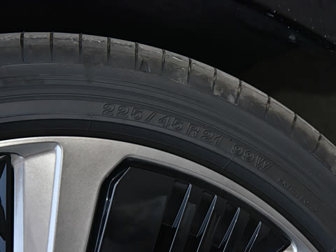 2025�� 550 PRO���а�