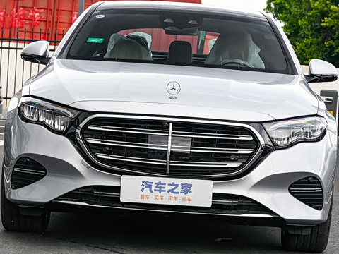 2024�� E 350 e L ���ʽ��϶����γ�