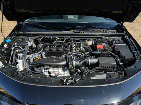 2025�� 240TURBO CVT�Ƽ���