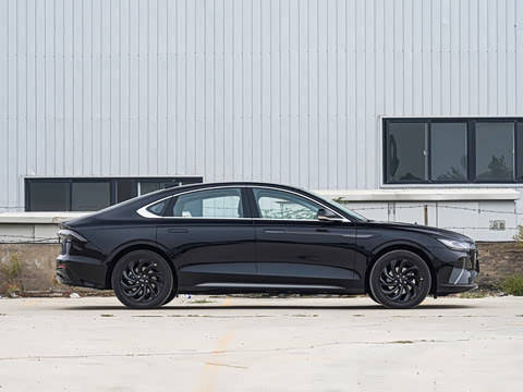 2025�� 2.0T ���л춯��