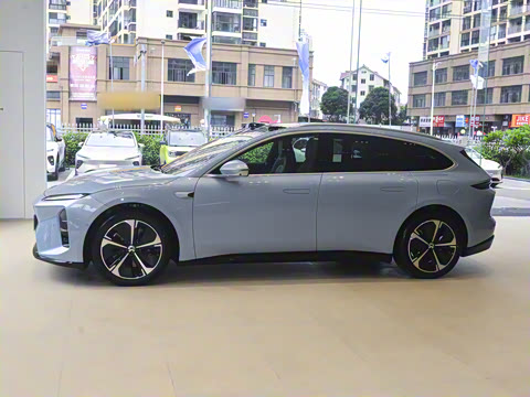 2025�� 75kWh Touring