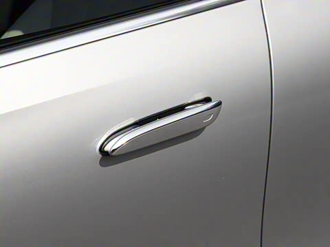 2024�� E 350 e L ���ʽ��϶����˶��γ�