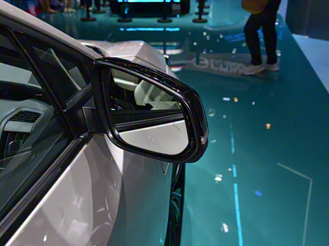 2025�� 560 ����Max��