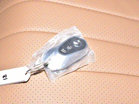 2025�� �Ŀ� E 300 L �����