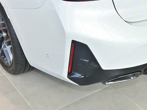 2025�� 330Li ������ M�˶���ҹ��װ