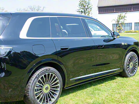 2025�� ���� Ultra�� 53.4kWh 6����