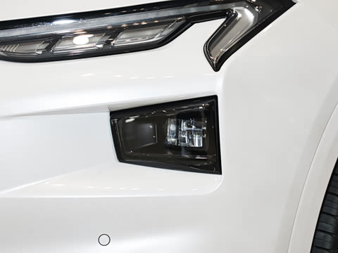 2025 2.0T EcoBoost E 춯 ˶ ST-Line