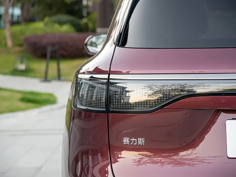 2025�� ���� Ultra�� 53.4kWh 6����