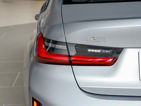 2025�� 330Li 50����������