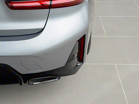 2025�� 330Li 50����������