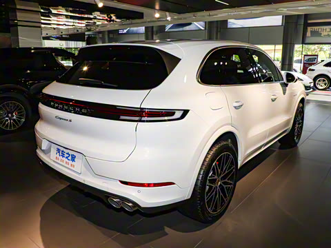 2025�� Cayenne S E-Hybrid 3.0T