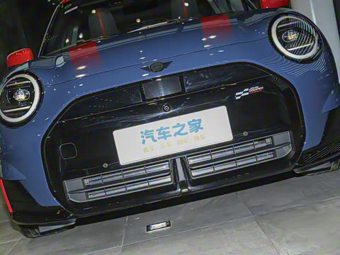 2025�� JOHN COOPER WORKS