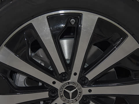 2025�� GLB 220 ʱ����