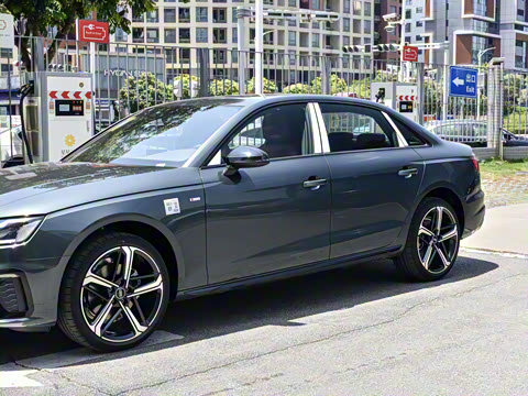 2025�� 200���������� 40 TFSI ����������