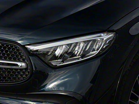 2025�� GLC 300 L 4MATIC ������ 5��