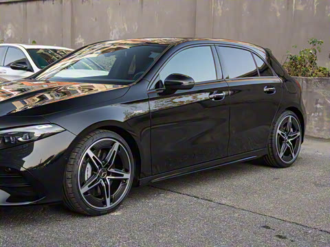 2025�� AMG A 35 4MATIC