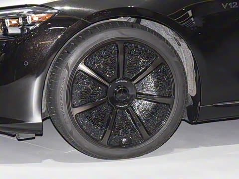 2025�� �Ŀ� S 680 4MATIC ��ҹ��