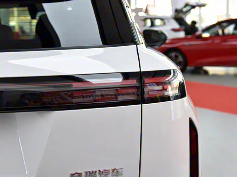 2025�� ���ܰ� 1.6T ��������