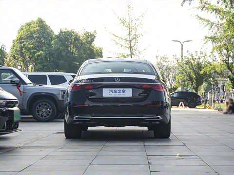 2025�� �Ŀ� E 300 L ʱ����