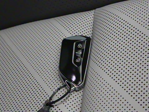 2025�� �Ŀ�� 300TSI R-Line