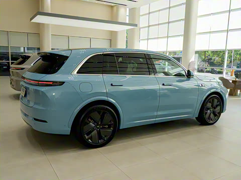 2025�� Ultra ���ܻ��°�