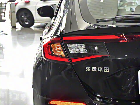 2023�� HATCHBACK 2.0L e:HEV ���װ�