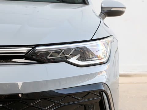 2025�� 300TSI R-Line