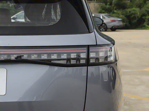 2025�� 636Ultra���Ȱ� 5��