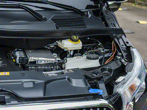 2025�� 2.0T ʢ��