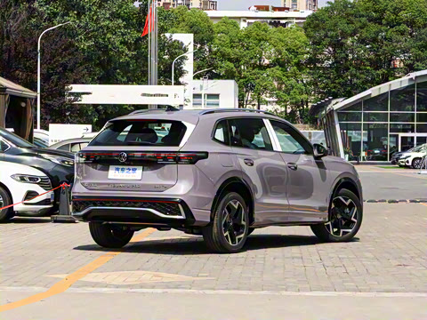 2025�� PRO 380TSI ���� R-Line �����