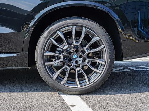 2025�� xDrive 40Li M�˶���ҹ��װ